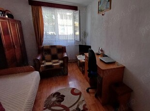 Schimb garsoniera cu apartament+diferenta