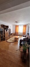 Vand apartament 3 camere suprafata mare