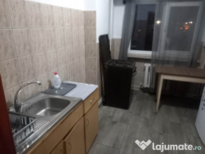 Apartament 2 camere Central 54mp etaj 2 decomandat renovat centrala