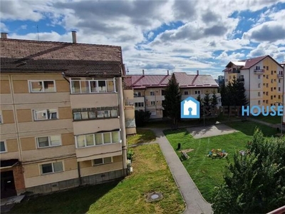 APARTAMENT CU 3 CAMERE STR. CAMPULUI