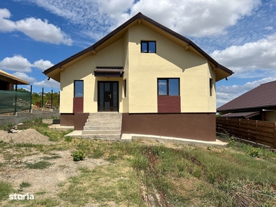 CANALIZARE! 475 mp teren! Living mare! Casa 3 camere, Tomesti