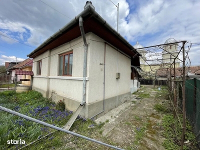 Casa cu 2 camere, spre vanzare in cart. Unirii