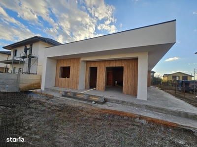 Casa PARTER 4 camere 2 bai intrare in comuna Berceni