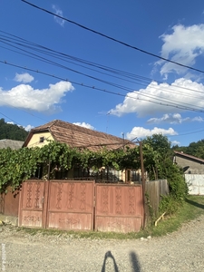 Casa de vanzare sau schimb cu apartament in orasul Bistrita