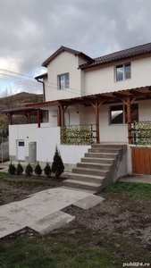 Casa în satul Cozia, com. Cârjiti