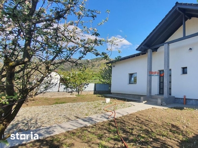 Casa noua de vanzare la 10 km de Alba Iulia 450 mp teren