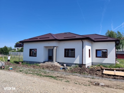 Casa pe parter+mansarda 120 mp cu gradina de 400 mp in Cornetu