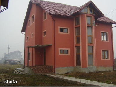 Casa si teren situate in Targu Jiu, str. Tismana, Jud. Gorj