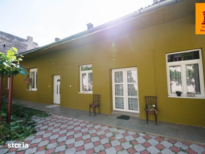 Casa zona centrala ( Str. M. Eminescu)