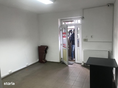 Spatiu comercial renovat in stația din 7 Noiembrie