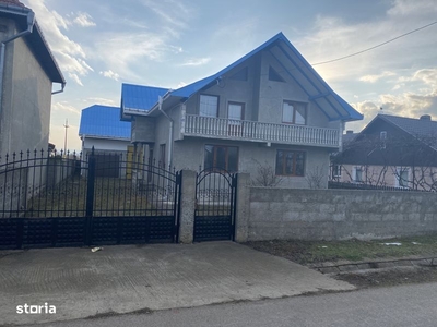 Vând casa P+1 și anexe