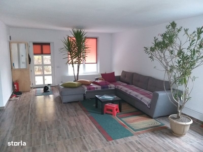 Apartament 2 camere cu parcare