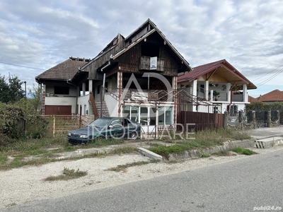 Vânzare teren + 2 case situate în Comuna Telești , Sat Șomănești