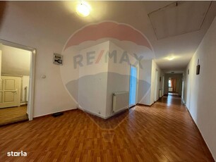 Apartament 3 camere decomandate la casa - zona Poplacii - Inchiriere