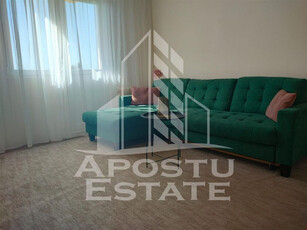 Apartament cu 2 camere semidecomandatin zona Vlaicu