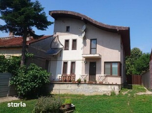 Casa de pe Louis Pasteur este de vanzare!!! Merita vazut!