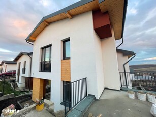 Casa individuală P+E/120mp! Semifinisata! Teren 350mp! Dezmir!