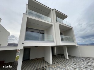 Duplex pe 4 niveluri, 147mp! PANORAMA SUPERBA! CF! Cartier Borhanci!