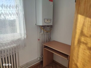 Apartament 2 camere decomandate zona Poarta 6