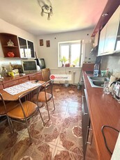 Apartament 2 camere, etaj 3, zona Cetate-Liceul Sportiv