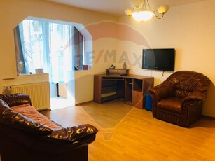 Apartament 2 camere vanzare in bloc de apartamente Bihor, Oradea, Rogerius