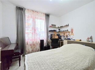 Apartament 2 camere, zona Tractorul