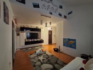 Apartament 4 camere spatios de vanzare mobilat si utilat