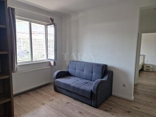 Apartament cu 2 camere de vanzare in Floresti, zona Eroilor.