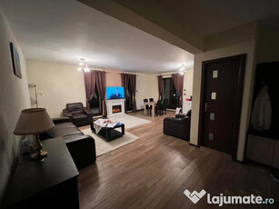 Apartament cu 3 camere, decomandat - zona Poiana Brasov