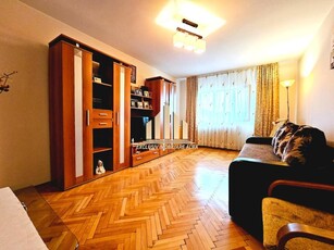 Apartament cu 3 camere decomandate, Cetate