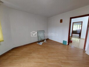 Apartament spatios cu 3 camere decomandate, zona Piata Ion Mester