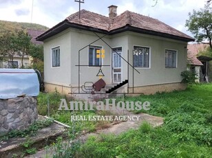 Casa individuala, 1422 mp teren, la 25 km de Cluj, in localitatea Capusu