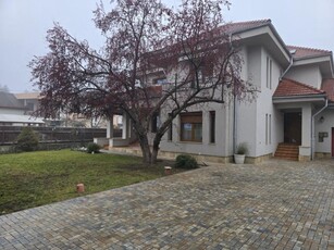 Casa/ vila de vanzare ultracentral in Bacau