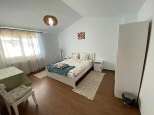 Inchiriere casa mobilata, 200 mp., 5 camere, Luna de Sus, 750 Eur