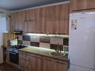 Vand apartament 3 camere spatios si luninos in apropiere de VIVO