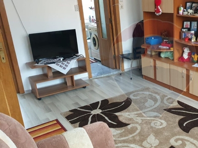 Apartament 2 camere vanzare in bloc de apartamente Bacau, Central