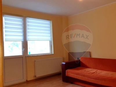 Apartament 2 camere vanzare in bloc de apartamente Piatra-Neamt, 1 Mai