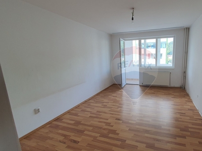 Apartament 2 camere vanzare in bloc de apartamente Piatra-Neamt, Darmanesti