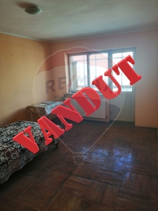 Apartament 2 camere vanzare in bloc de apartamente Vrancea, Focsani, Central