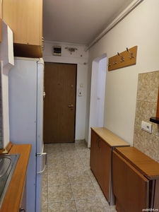 Apartament 3 camere de închiriat