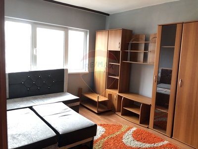 Apartament 3 camere inchiriere in bloc de apartamente Bihor, Oradea, Iosia