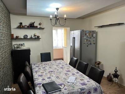 Apartament 3 camere, M. Basarab, de inchiriat! Pret: 300 euro!