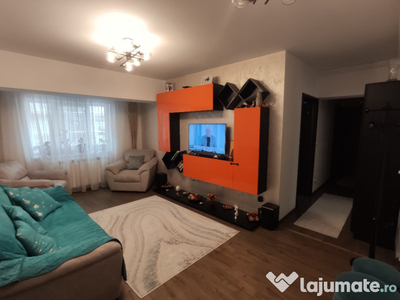 Apartament 3 camere parțial mobilat Complexul Evergreen