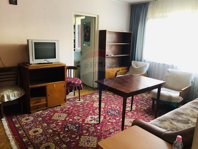 Apartament 3 camere vanzare in bloc de apartamente Bihor, Oradea, Rogerius