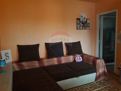 Apartament 3 camere vanzare in bloc de apartamente Bihor, Oradea, Sud-Vest