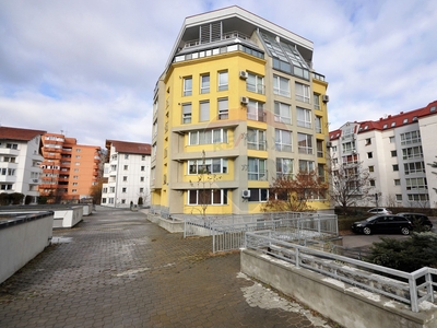 Apartament 3 camere vanzare in bloc de apartamente Brasov, Racadau