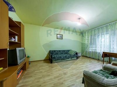 Apartament 3 camere vanzare in bloc de apartamente Bucuresti, Dristor