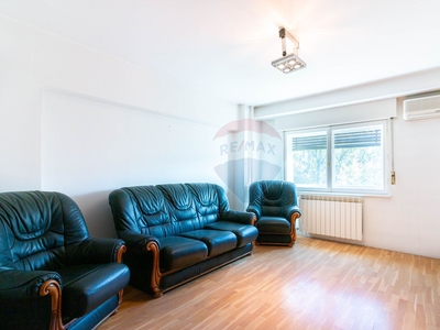 Apartament 3 camere vanzare in bloc de apartamente Bucuresti, Unirii