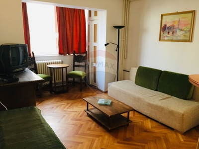 Apartament 3 camere vanzare in bloc de apartamente Cluj-Napoca, Manastur