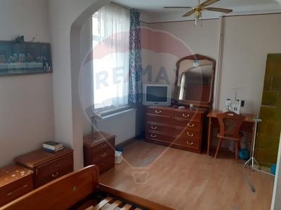 Apartament 5 camere vanzare in bloc de apartamente Bucuresti, Mosilor